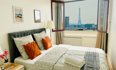 Eiffel Tower view Twin Room :The Aubervilliers Cityscape
